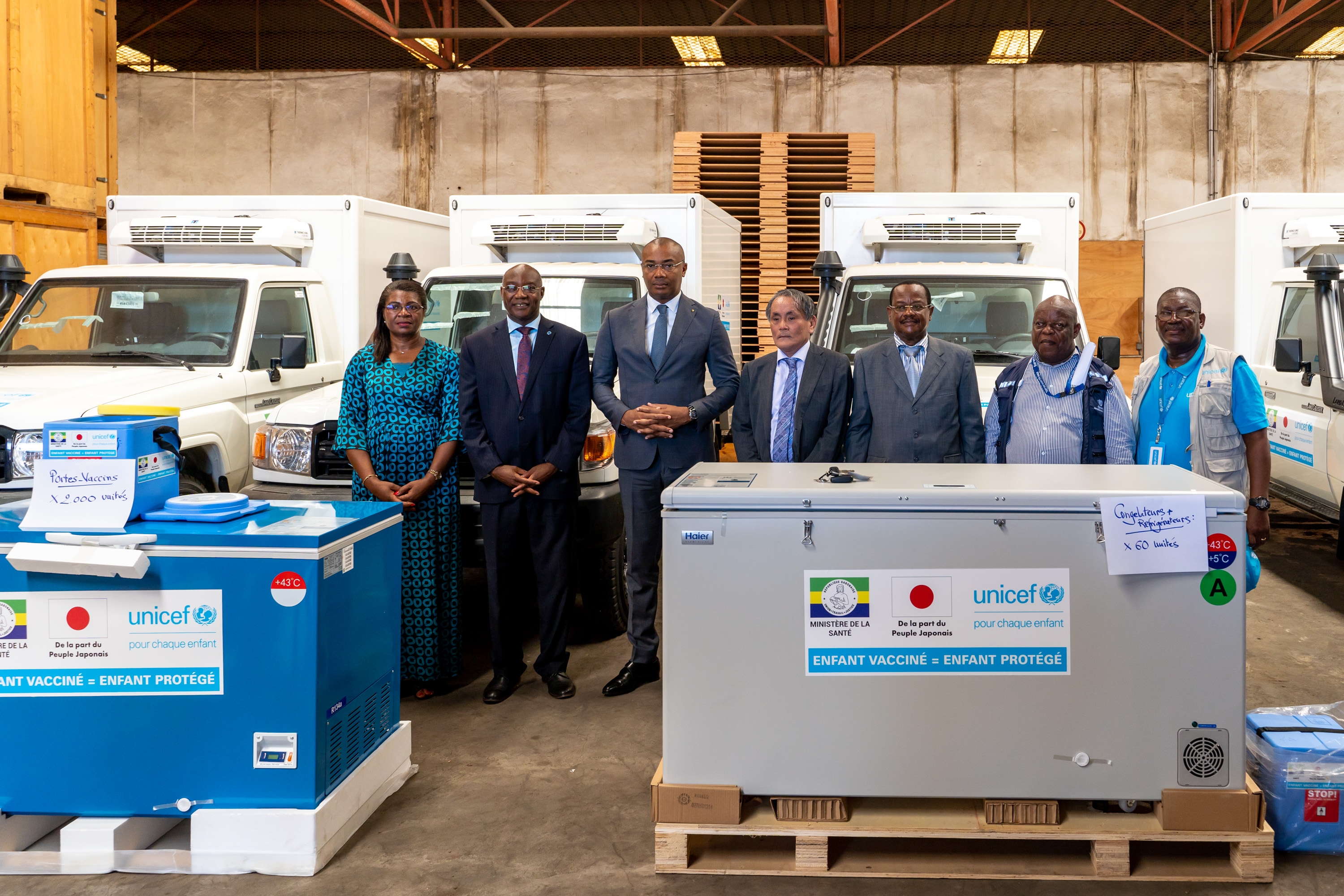 Cliquez pour agrandir 「新型コロナウイルス感染症の影響を受けるアフリカ諸国に対するコールド・チェーン整備のための緊急無償資金協力」プロジェクト、供与式の実施