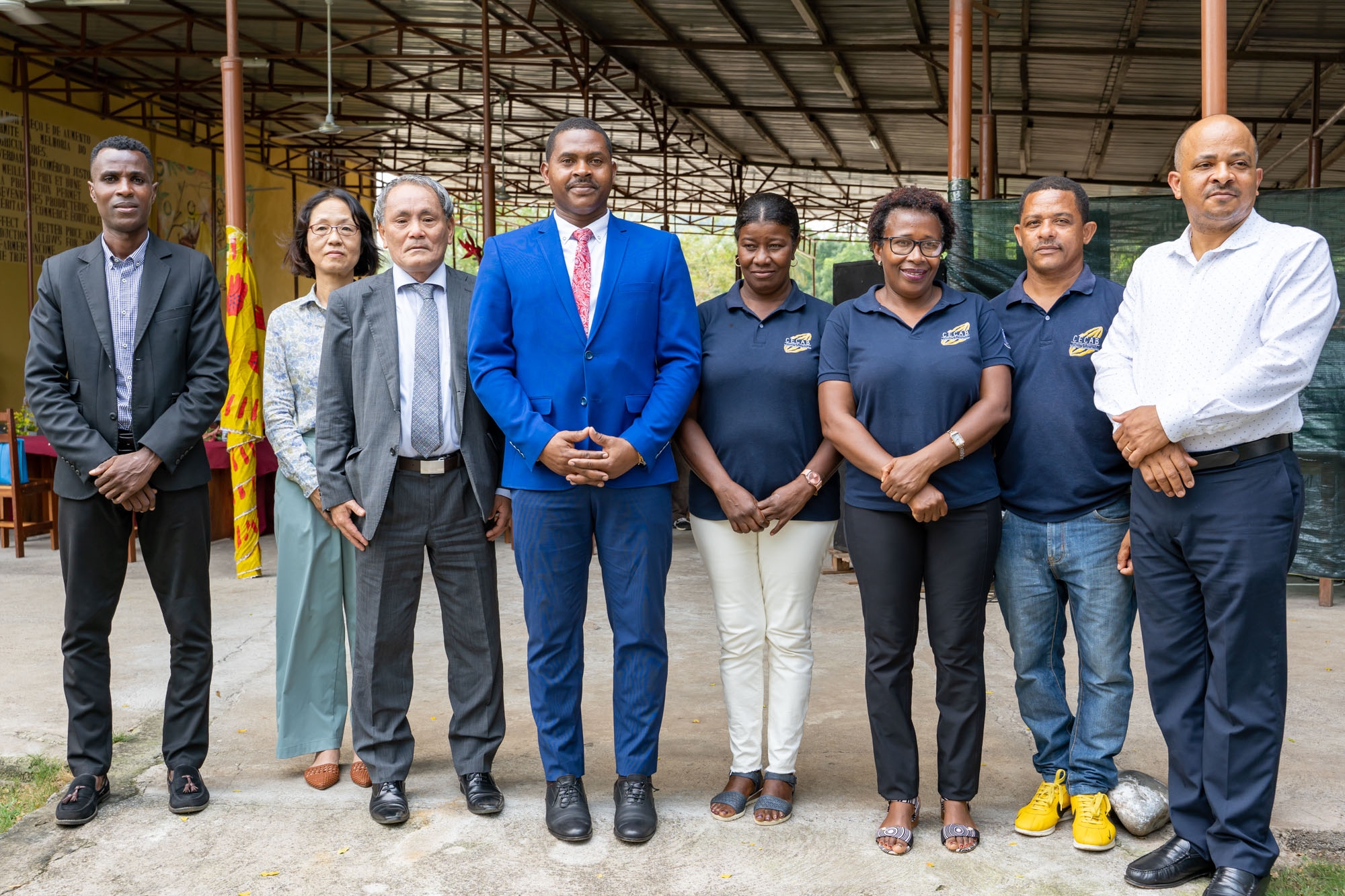 Cliquez pour agrandir 「サントメ島カカオ生産加工施設整備計画」署名の実施