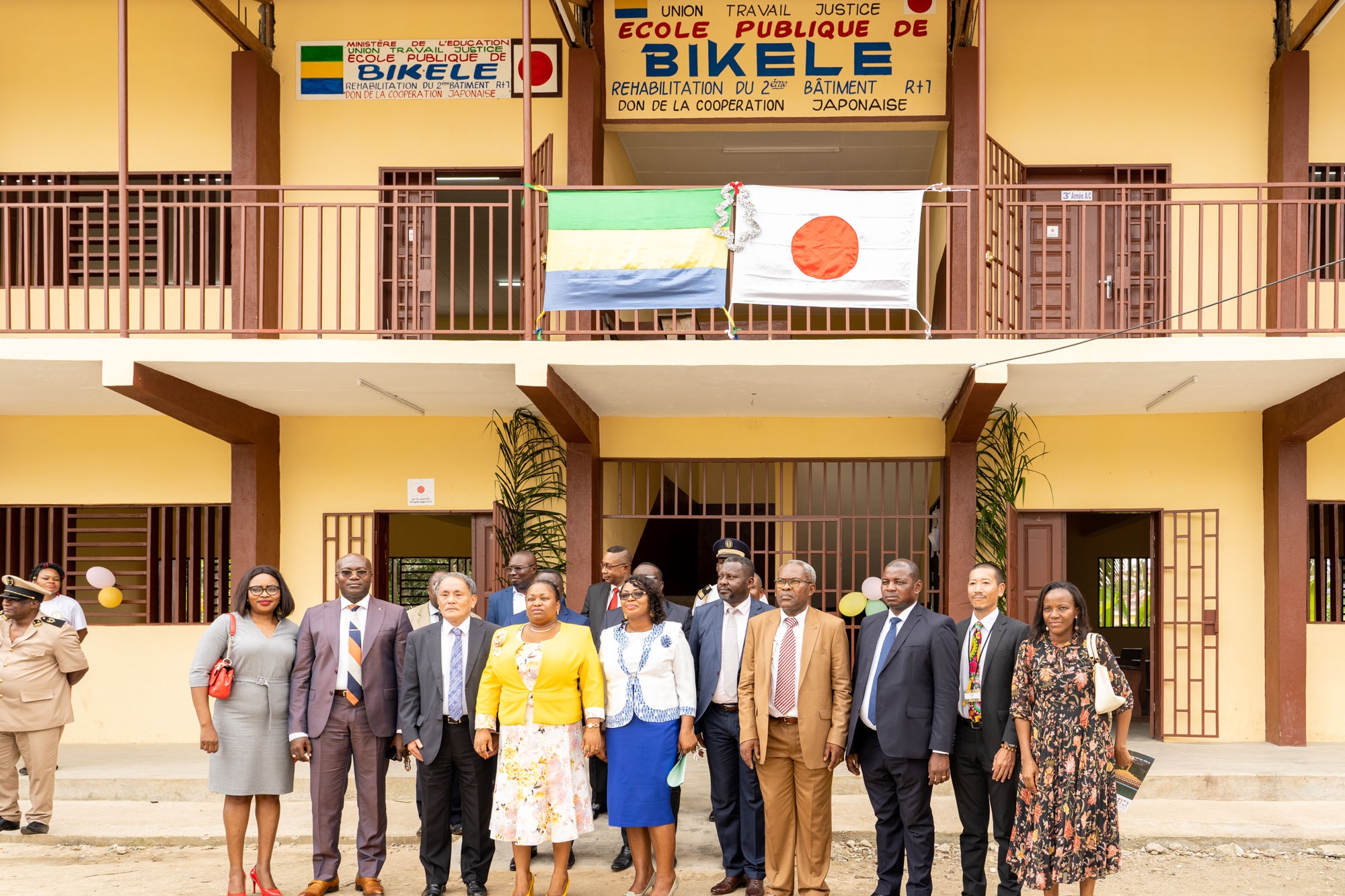 Cliquez pour agrandir 「ビケレ公立小学校校舎改修計画」 引渡式の実施