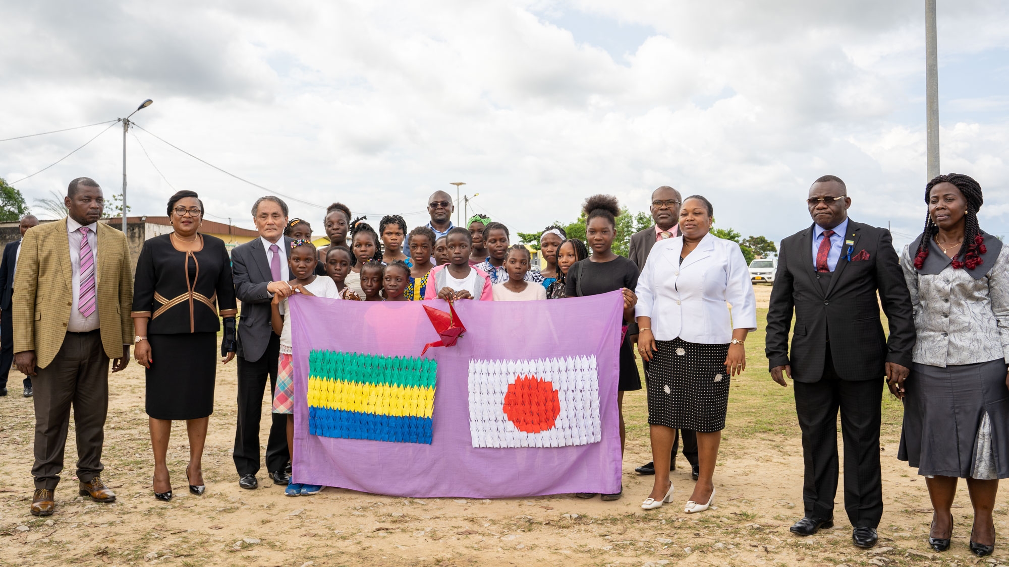 Cliquez pour agrandir 「ントゥム第1公立小学校校舎建設計画」署名式の実施