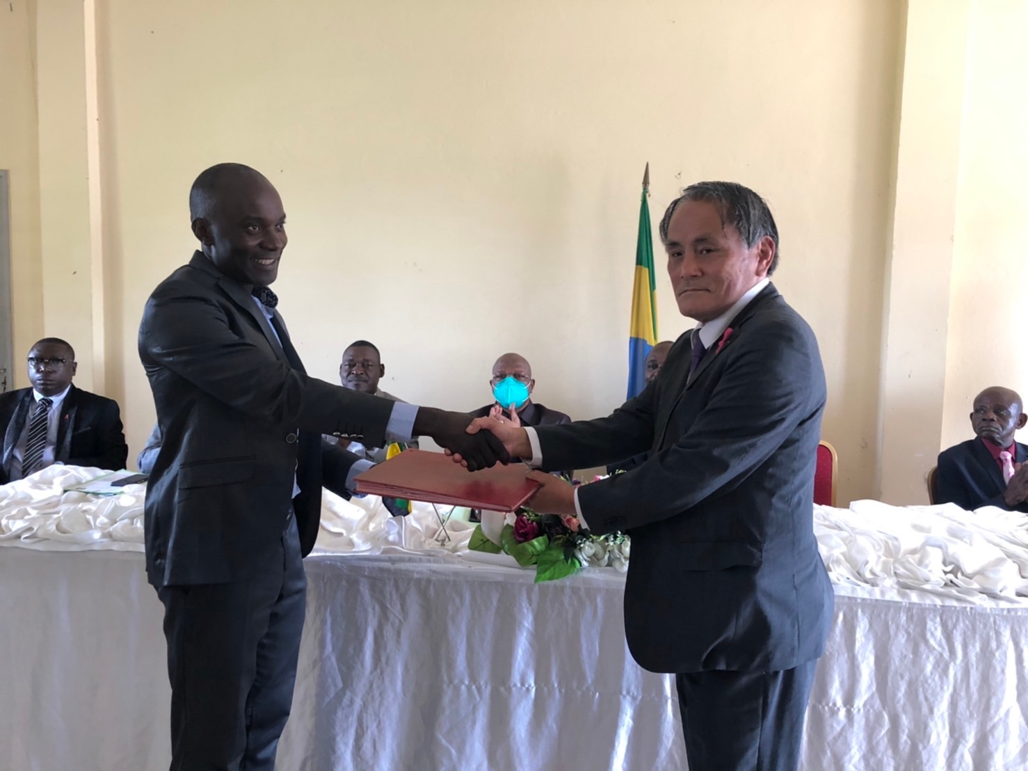 Cliquez pour agrandir 「マビンビ公立小学校校舎建設計画」署名式の実施