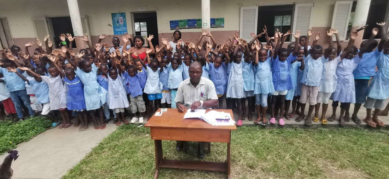 Cliquez pour agrandir 「ポルト・アルグレ公立小学校改修計画」署名の実施