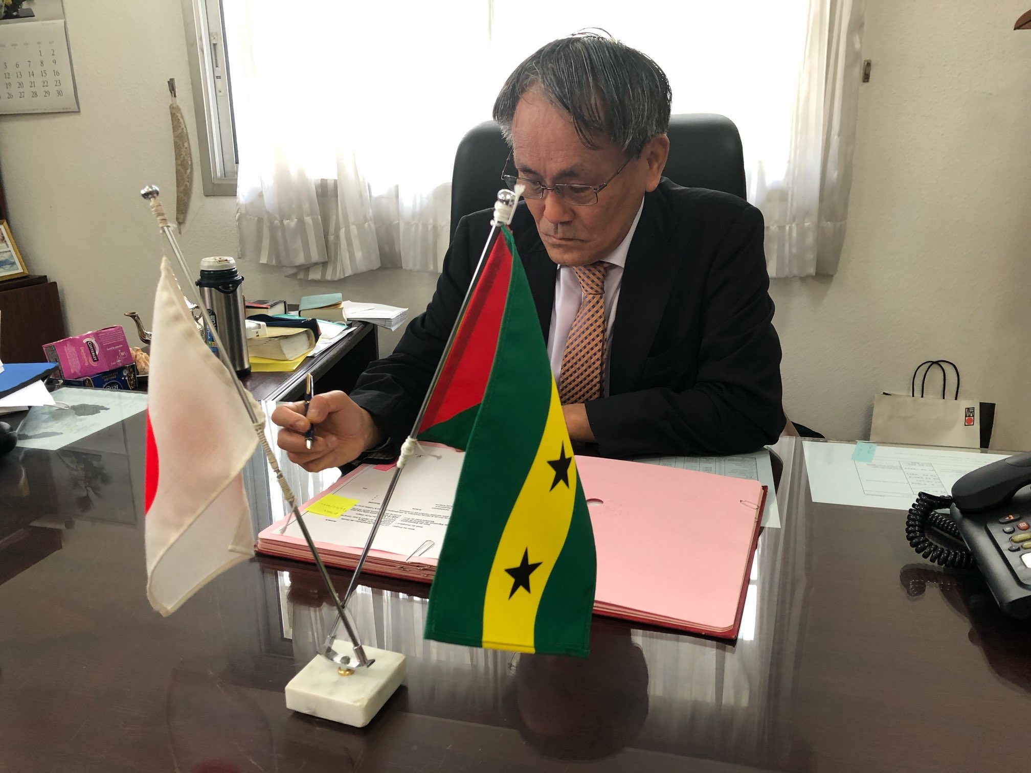 Cliquez pour agrandir 「ポルト・アルグレ公立小学校改修計画」署名の実施