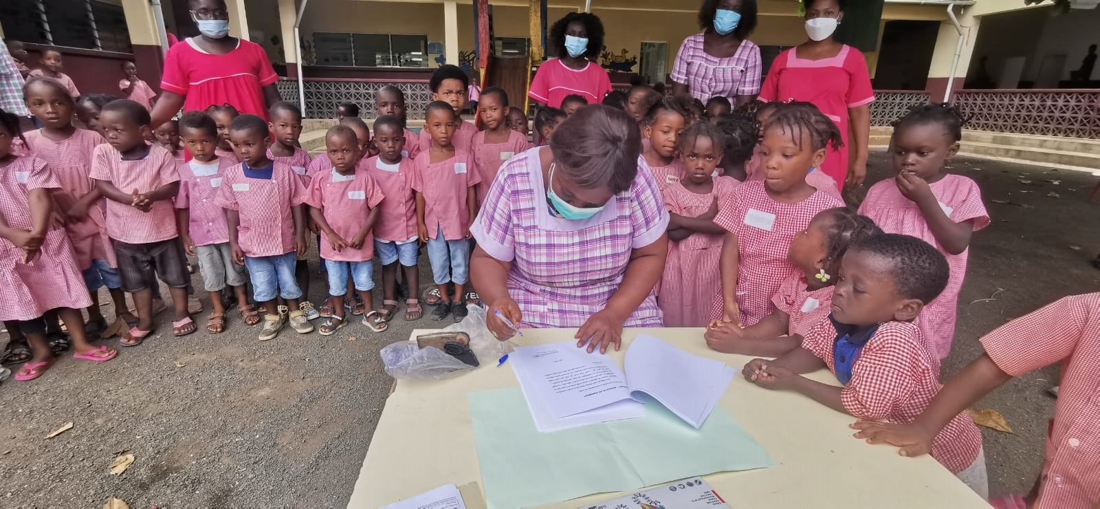 Cliquez pour agrandir 「ボンボン幼稚園建設・改修計画」署名の実施
