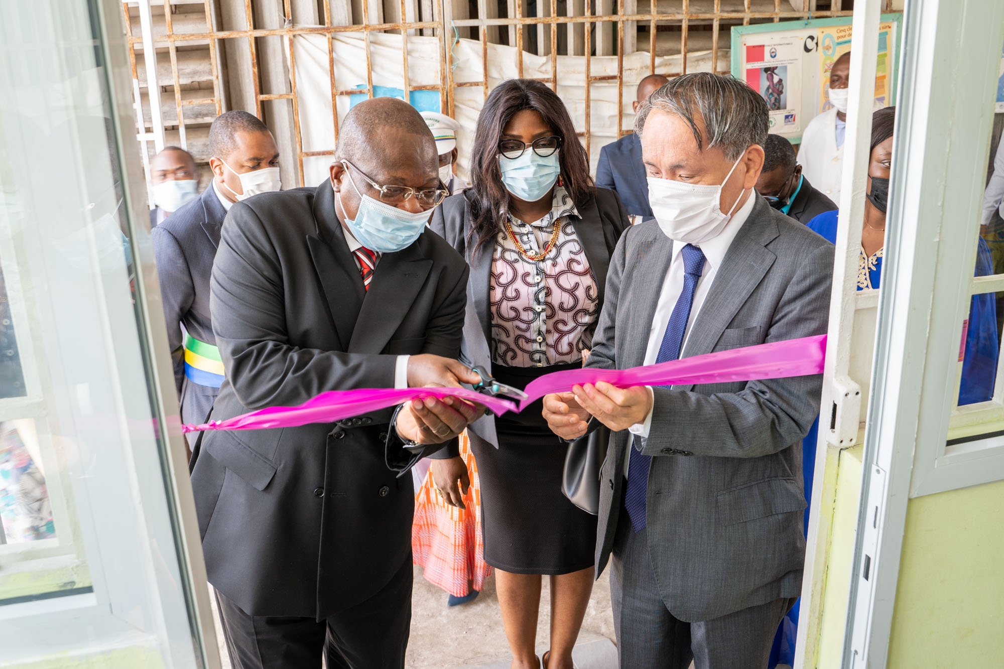 Cliquez pour agrandir 「アケベ・プレン地方母子保健局機能拡充計画」引渡式の実施