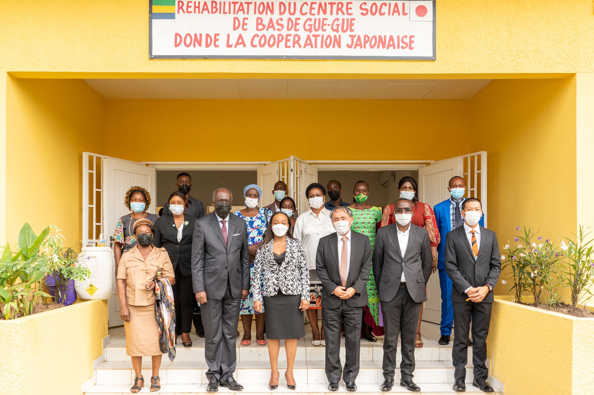 Cliquez pour agrandir 「バ・ドゥ・ゲゲ社会福祉センター施設改修計画」引渡式の実施