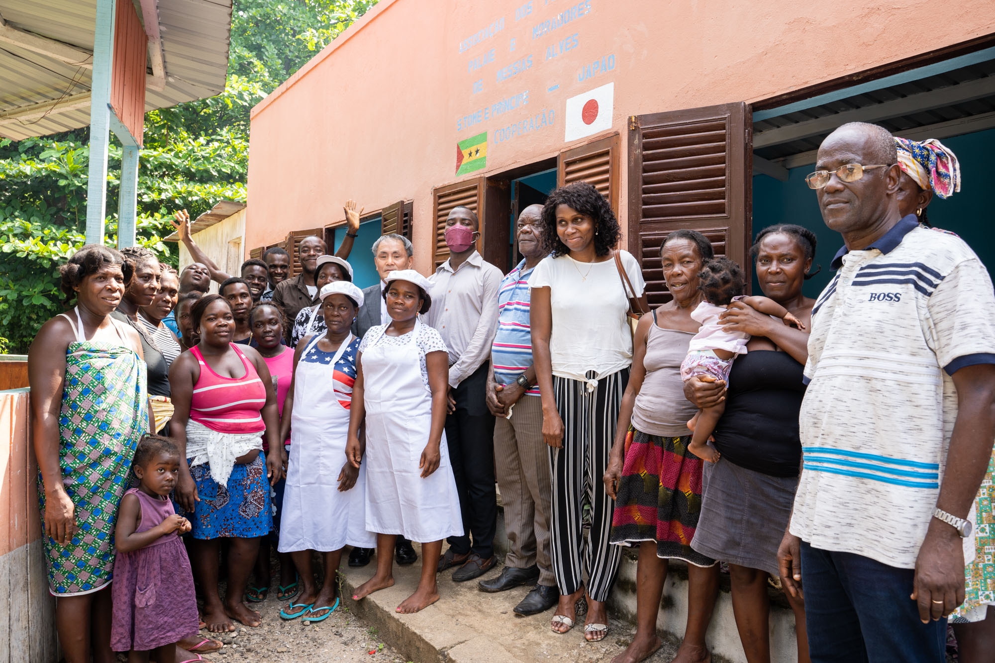 Cliquez pour agrandir 「サンタナ漁民・加工人組合労働環境改善計画」引渡式の実施