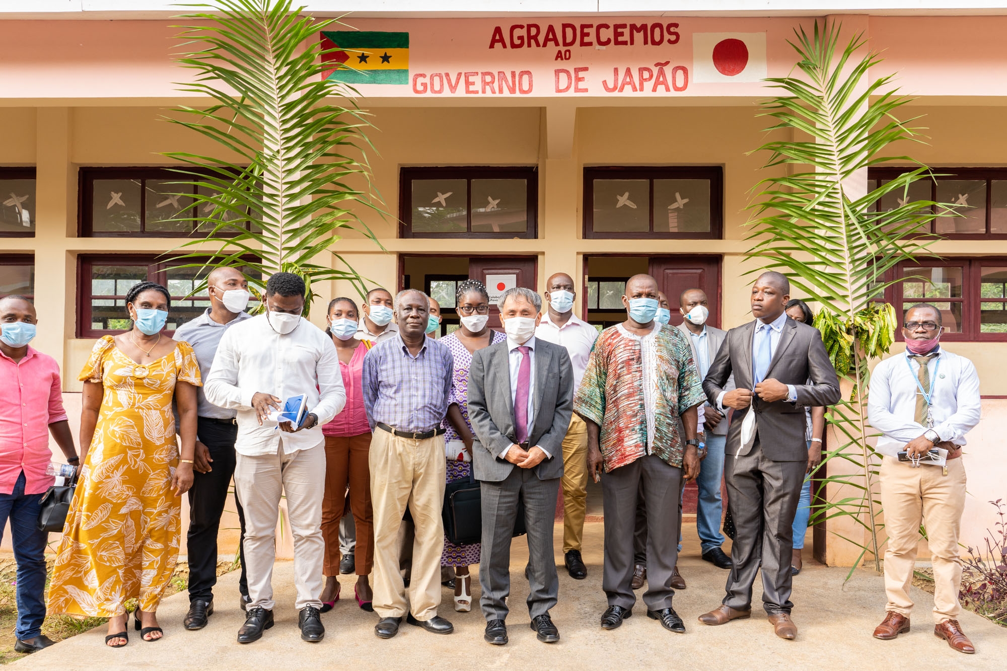 Cliquez pour agrandir 「サンタナ中学校建設整備計画」引渡式の実施